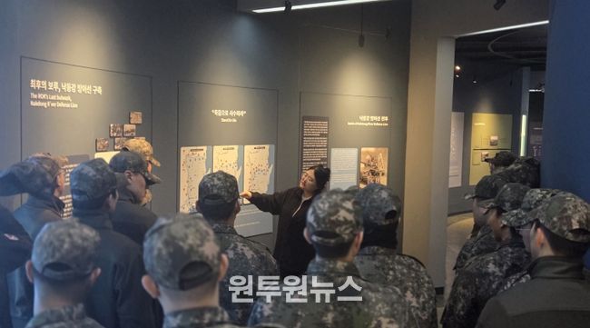 박진전쟁기념관에서 군인 대상 맞춤형 교육프로그램을 진행하고 있다.