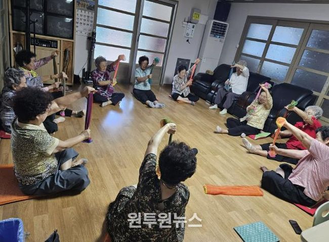 산청군보건의료원, 어르신 대상‘건강걷기 운동교실’ 운영