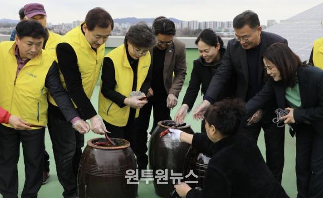 수원시 팔달구 화서1동 지역사회보장협의체, 엄마손 수제 된장 담그기 행사 추진