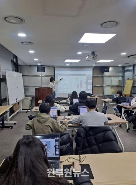 구리시청소년재단 청소년수련관 'AI로 그리는 웹툰' 프로그램 성료