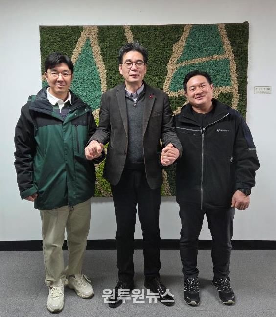 광명도시공사 한정광 경영관리본부장(가운데), 전국노동평등노동조합 광명도시공사지부 한상길 지부장(우측), 광명도시공사 김우진 사무국장(좌측).