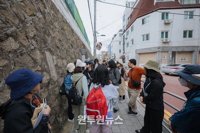 2025년 서울역사문화답사에 참여한 시민들의 모습