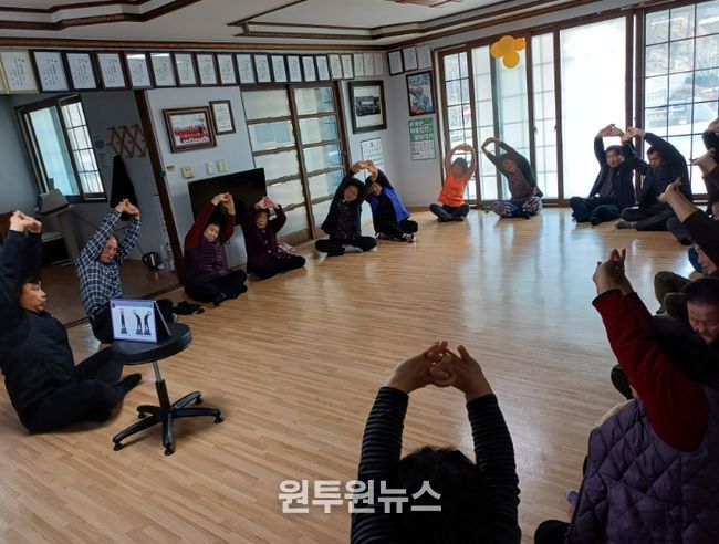 , '2026년 건강100세 행복마을 만들기' 운영