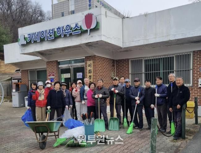 수원시 장안구 이목동, 주민 참여 '봄맞이 마을 대청소' 실시