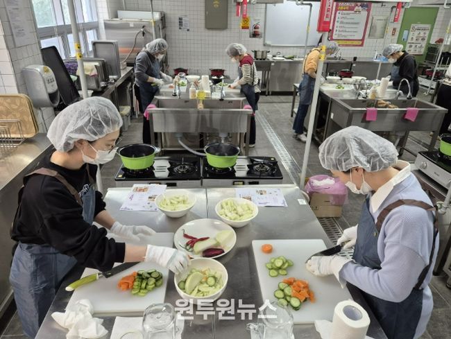 화성오산교육지원청, 신규 조리종사자 조리실습으로 학교급식 현장 적응 지원