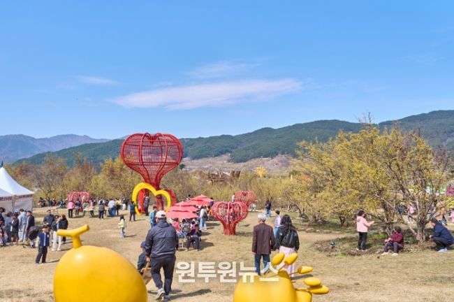 화엄사 홍매화 개화 맞아 환경정화 활동