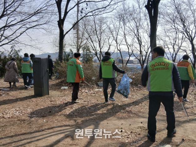 시흥시 신현동 통장협의회, 봄맞이 환경정화활동 나서
