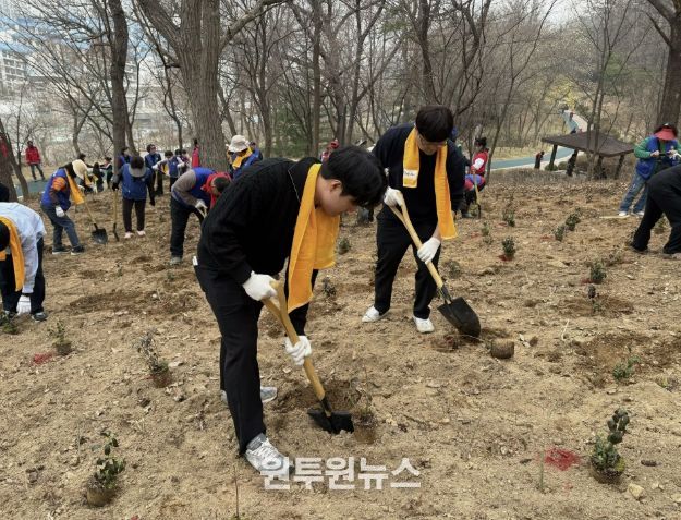 상주시 '제81회 식목일 기념 나무심기' 행사 개최