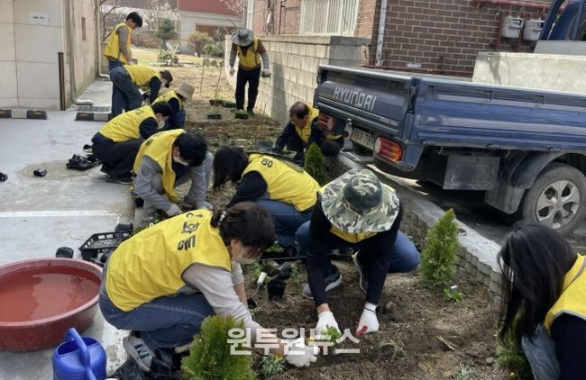 수원시 장안구 새마을지도자영화동협의회, ‘별무리 손바닥 정원’봄맞이 새 단장