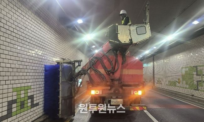 수원시 영통구, 매여울지하차도 등 주요 지하차도 봄맞이 세척 실시