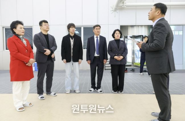 안산시의회 문화복지위원회가 26일 제302회 임시회 중 현장활동을 진행했다. 사진은 이날 현장활동 중 한 장면.