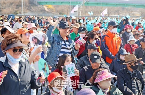 딩동댕~ 전국노래자랑 임실군편, 장미원 가득메운 인파 대성황