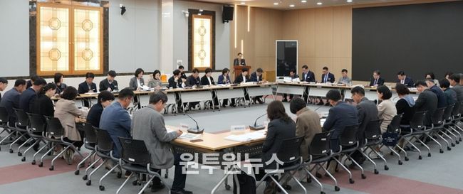 나주시가 지난 30일 대회의실에서 ‘2026년 주민과의 대화 건의사항 추진상황 보고회’를 개최했다.