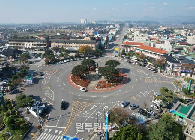 : 부여군청 전경