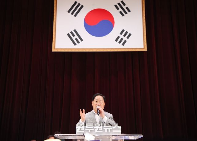 환영사하고 있는 주광덕 시장