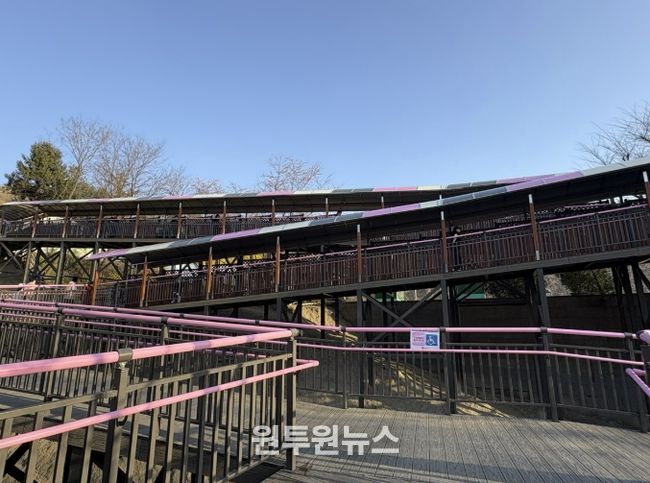 원미산 진달래동산 ‘무장애 데크로드’ 조성 모습