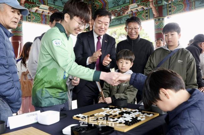 영암군, 고향사랑기부했더니 프로바둑기사와 '승부' 이색 답례품 눈길