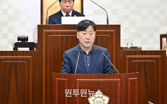 해운대구의회 서창우 의원이 제293회 임시회 본회의에서 5분 자유발언을 하고 있다.