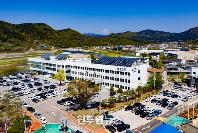 영덕군청 전경.