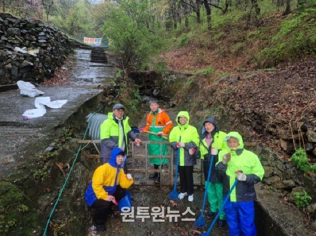 부산 북구 만덕2동 호우 대비 토사유실 방지망 환경정비 실시