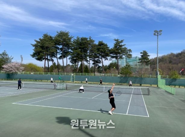 거창군 제46회 종별 선수권 및 제38회 협회장배 테니스대회 성료