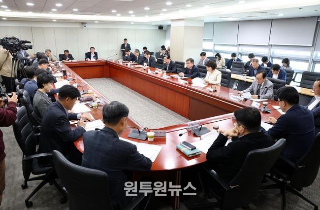 충청남도 김태흠 지사 “지역경제 회복 전방위 노력을”